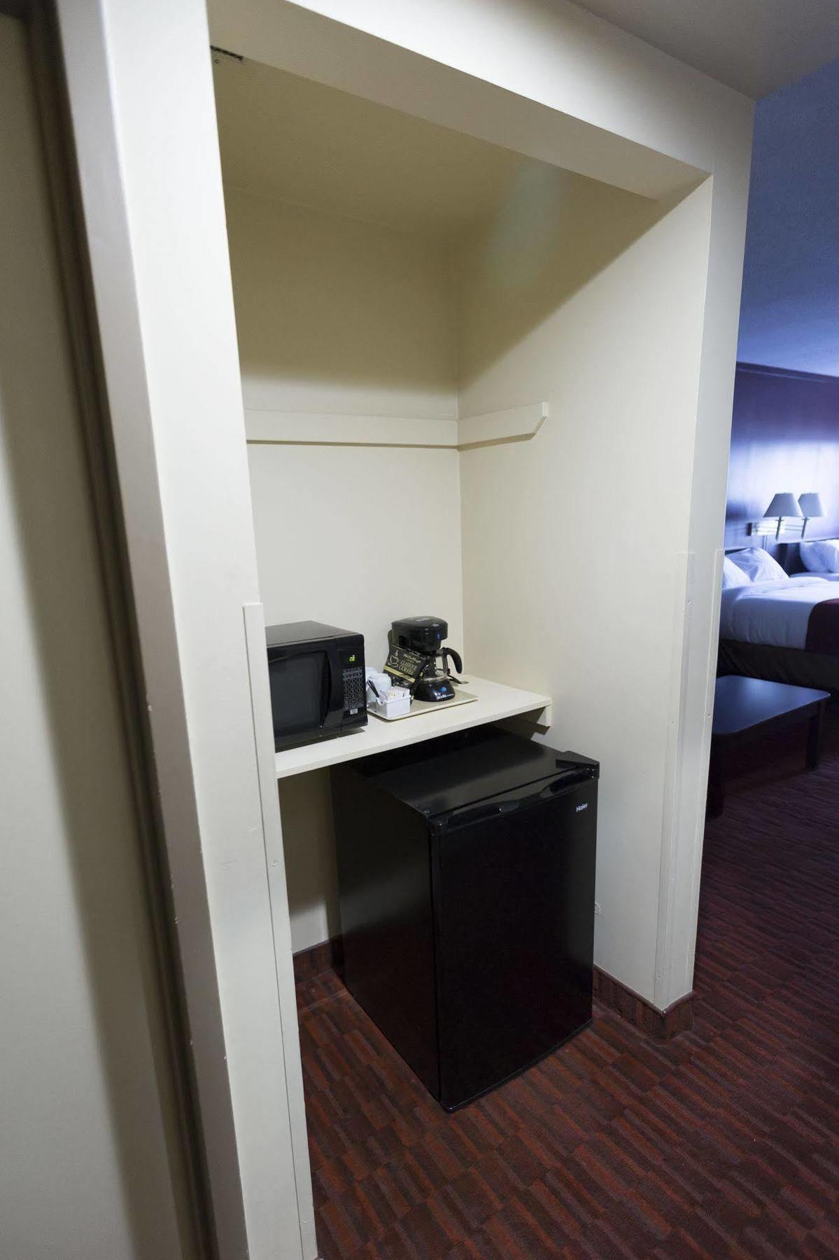 Argyll Plaza Hotel Edmonton Exterior foto